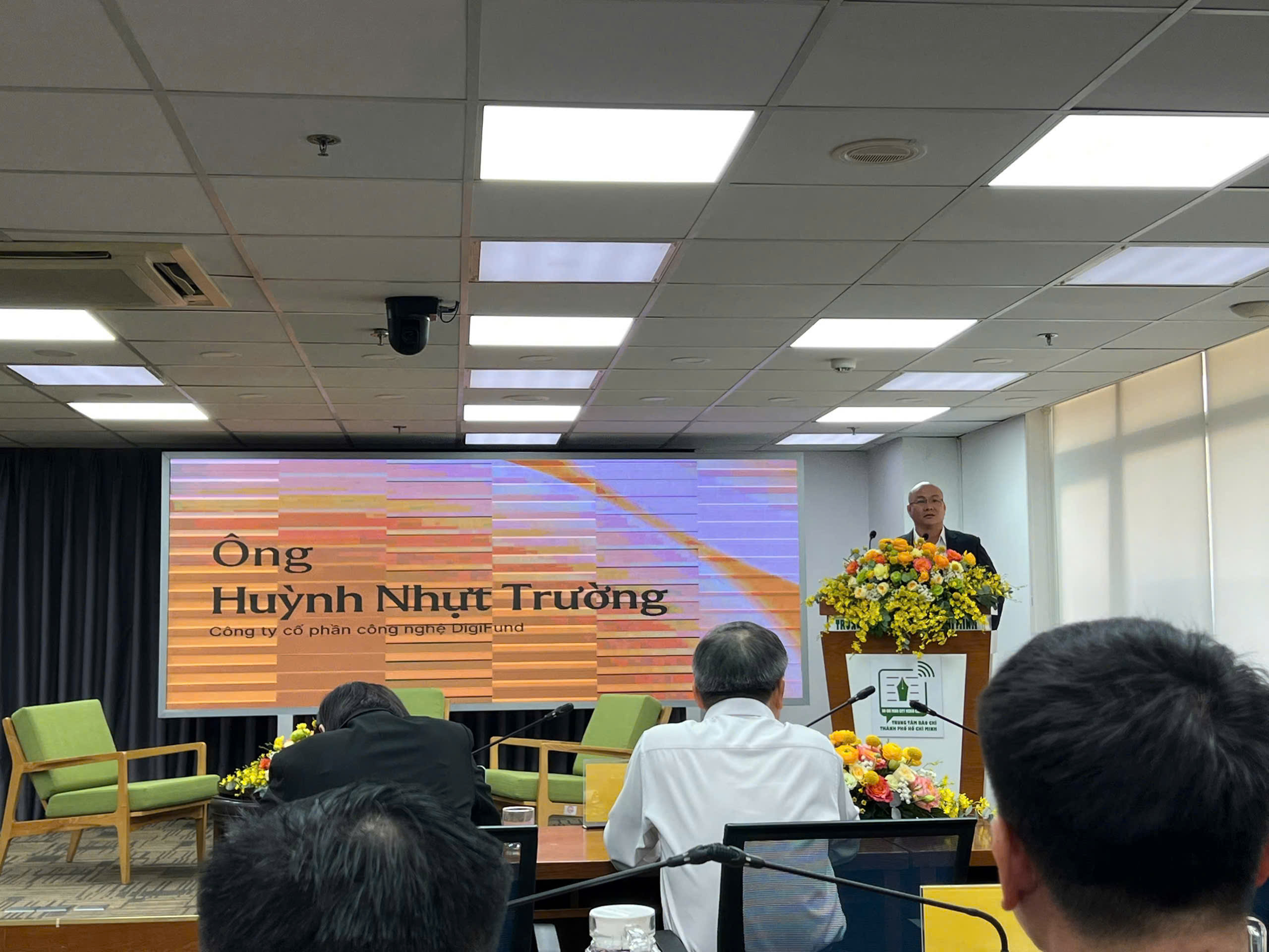 Hội Truyền thông - Điện tử tổ chức Tọa đàm về kinh tế số và chuyển đổi số tại TP.Hồ Chí Minh (Có sự góp mặt của CEO - HUỲNH NHỰT TRƯỜNG được mời với tư cách diễn giả trong sự kiện này)